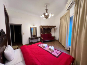Luxurious Arabesque 3BR Apt in Downtown - Mint Stays 7